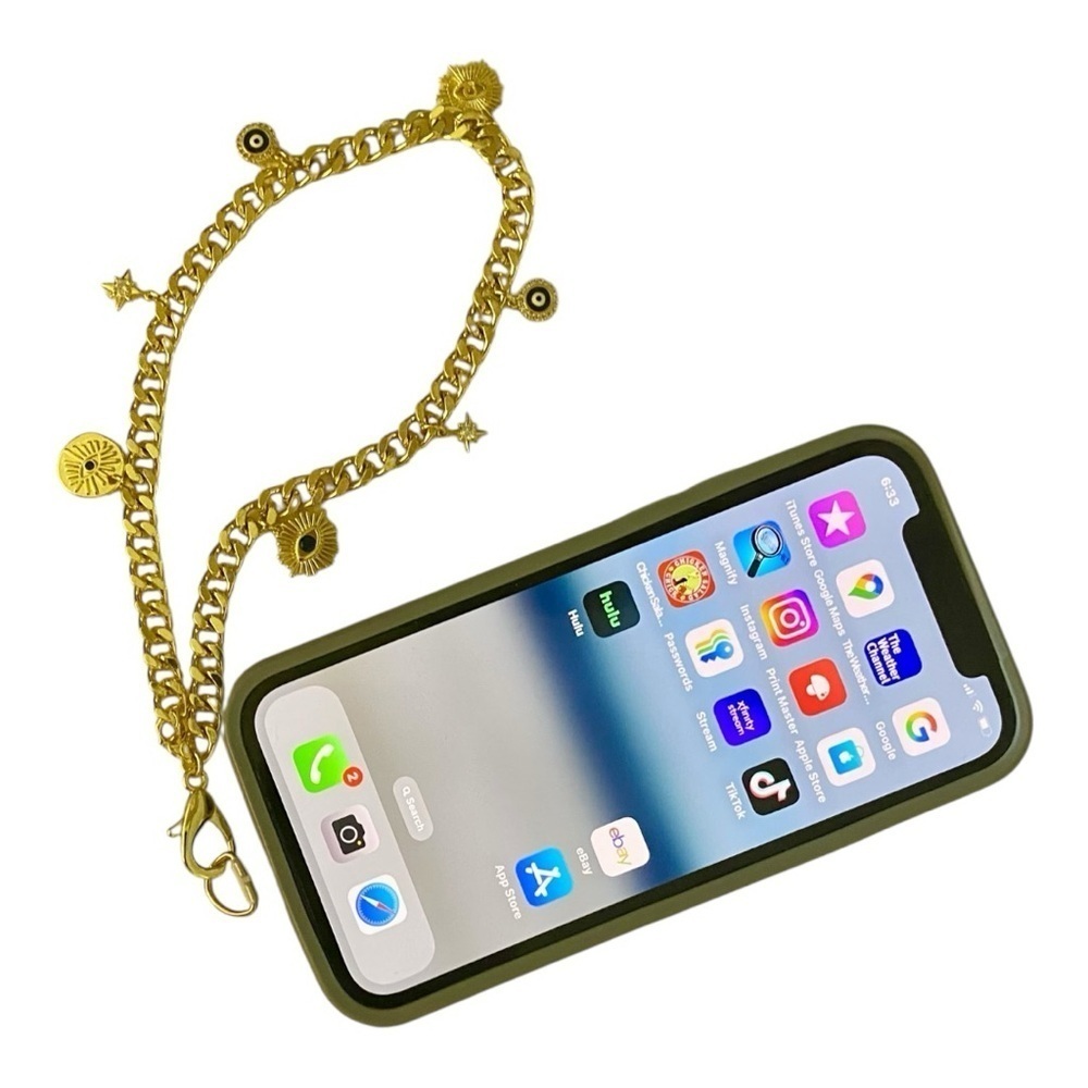 Phone Candy Los Angeles Phone Charm, Gold Wristlet Chain, 7 Gold-Tone Charms. - Picture 4 of 7